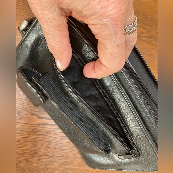 Black never used organizer bag-lots sections- glasses-phone-cards-w/carry strap. - Picture 4 of 5